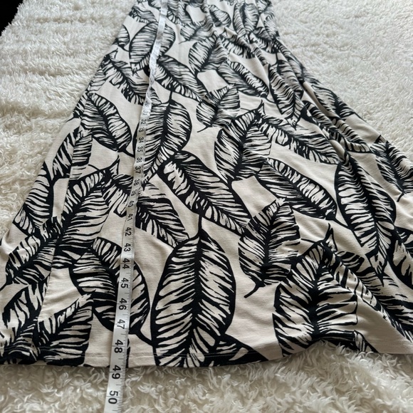 J. Jill Piped-Trim Knit Maxi Dress in oatmeal banana leaf (Cream & Black Small P - Picture 7 of 11